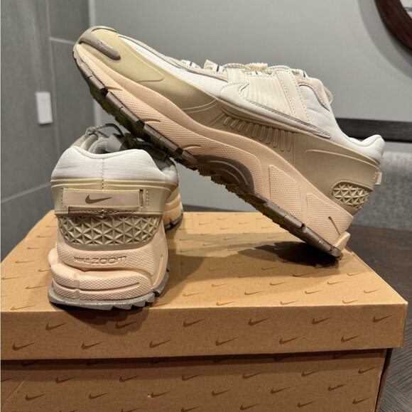 Nike Vomero Roam - Picture 2 of 5